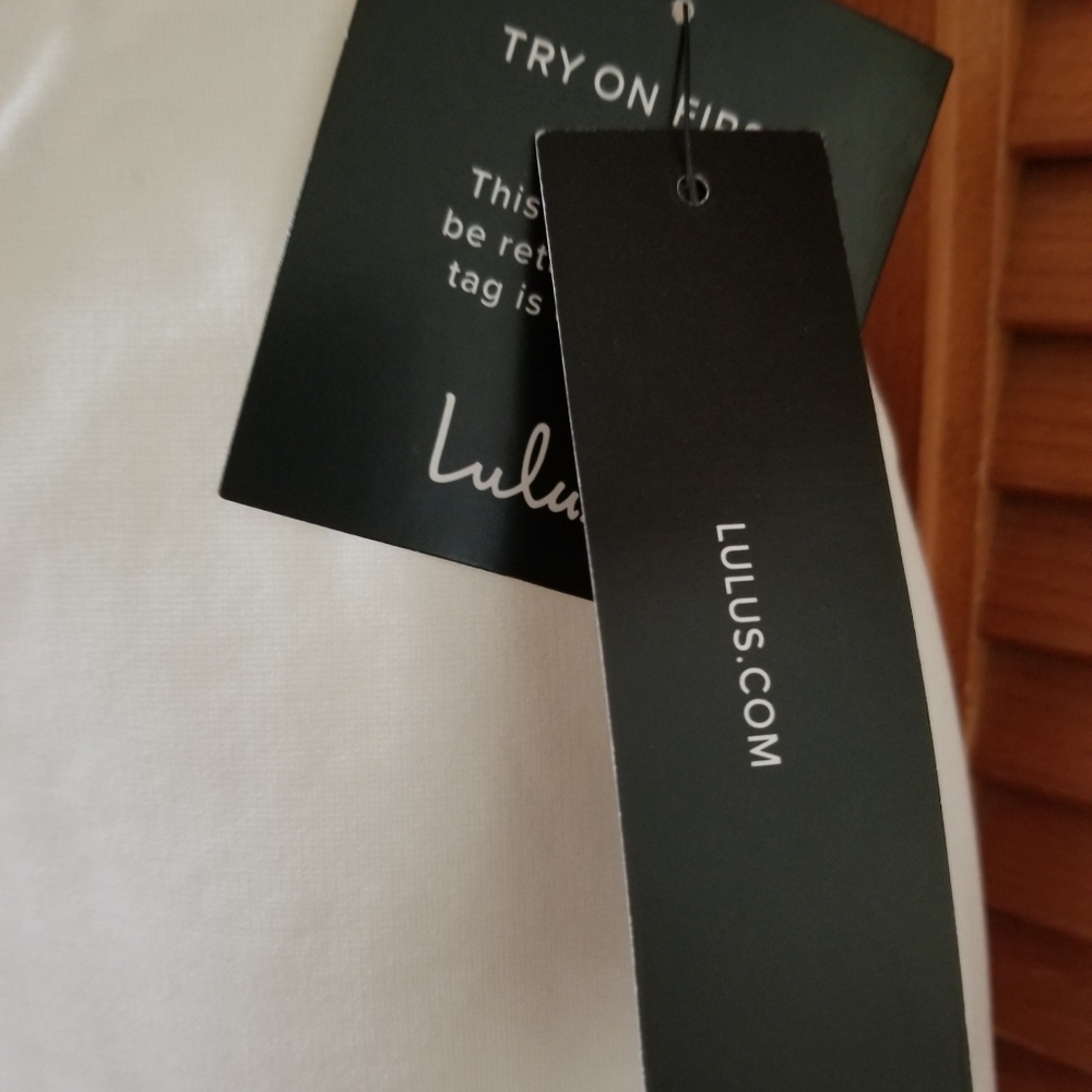 Lulu's Dress - Picture 5 of 7